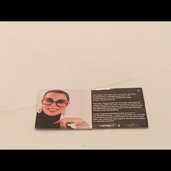 MAKE ME AN OFFER!! NWOT. JOAN BOYCE TRAVEL FLATS! - Picture 4 of 6